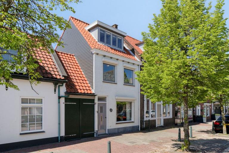 Voorstraat 32