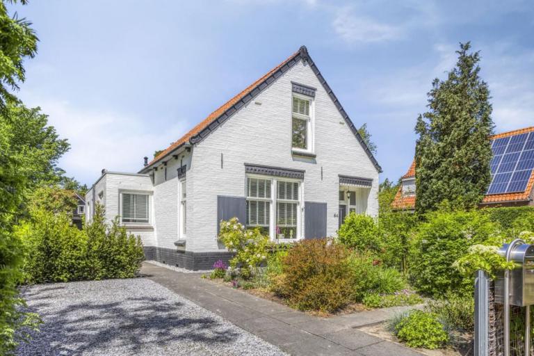 Hogeweg 64