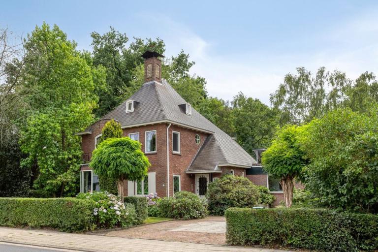Eikenlaan 1