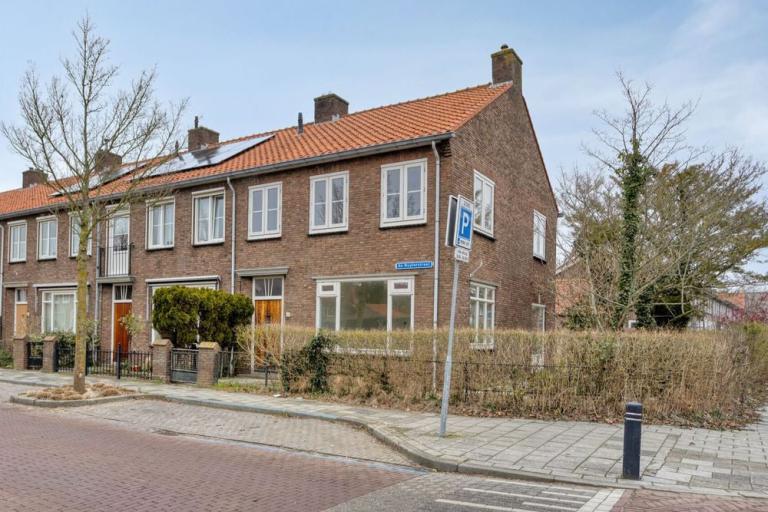 De Ruyterstraat 55