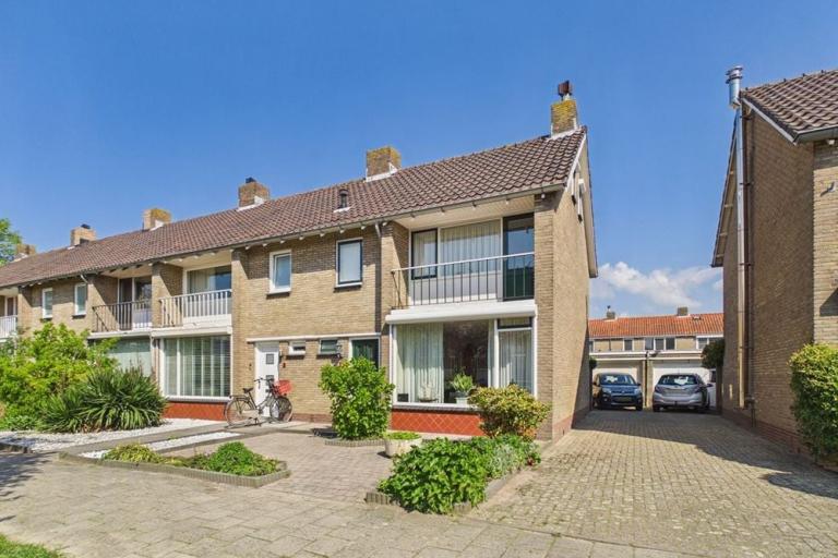 Johannes Vermeerstraat 10