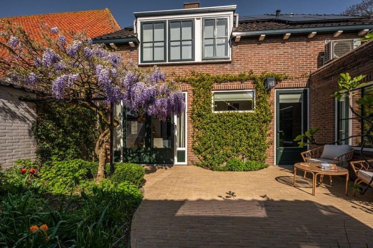 St. Pieterstraat 25