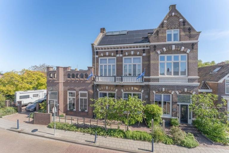 Damstraat 19