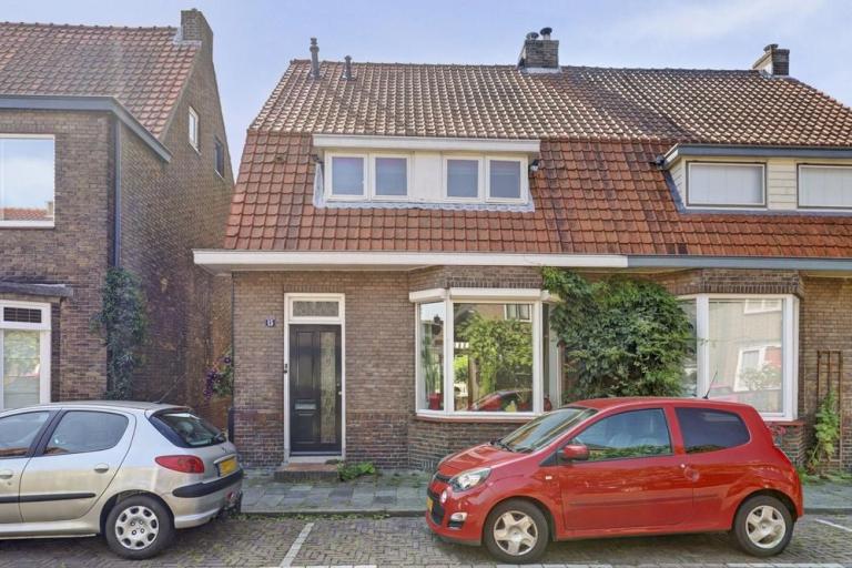 Kamperfoeliestraat 15