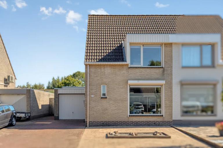 Pastoor J.A.M. van den Muijsenbergstraat 15